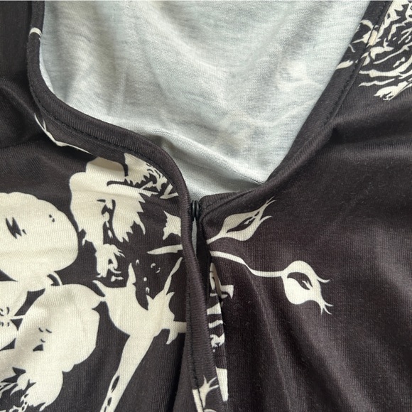 BLOOMCHIC Floral Print V Neck Ruffle Ruched T-shirt - Picture 6 of 11